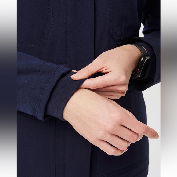 Figs Page Scrub Jacket 💙🦋🌀 - Picture 5 of 10